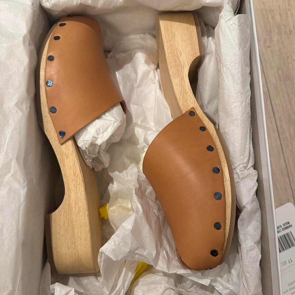 Daniela Gregis brown leather clogs